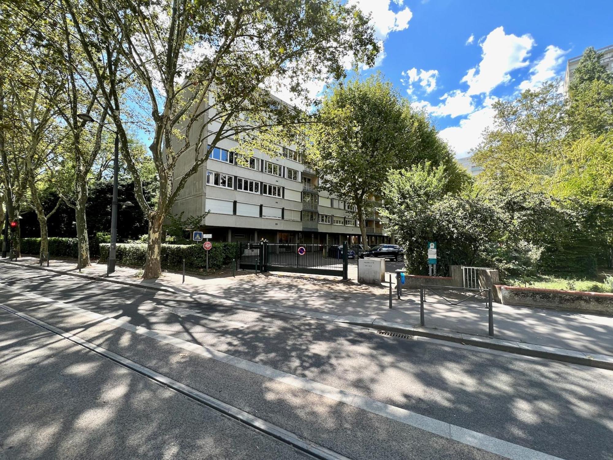 Le Celestay Villeurbanne Exteriör bild