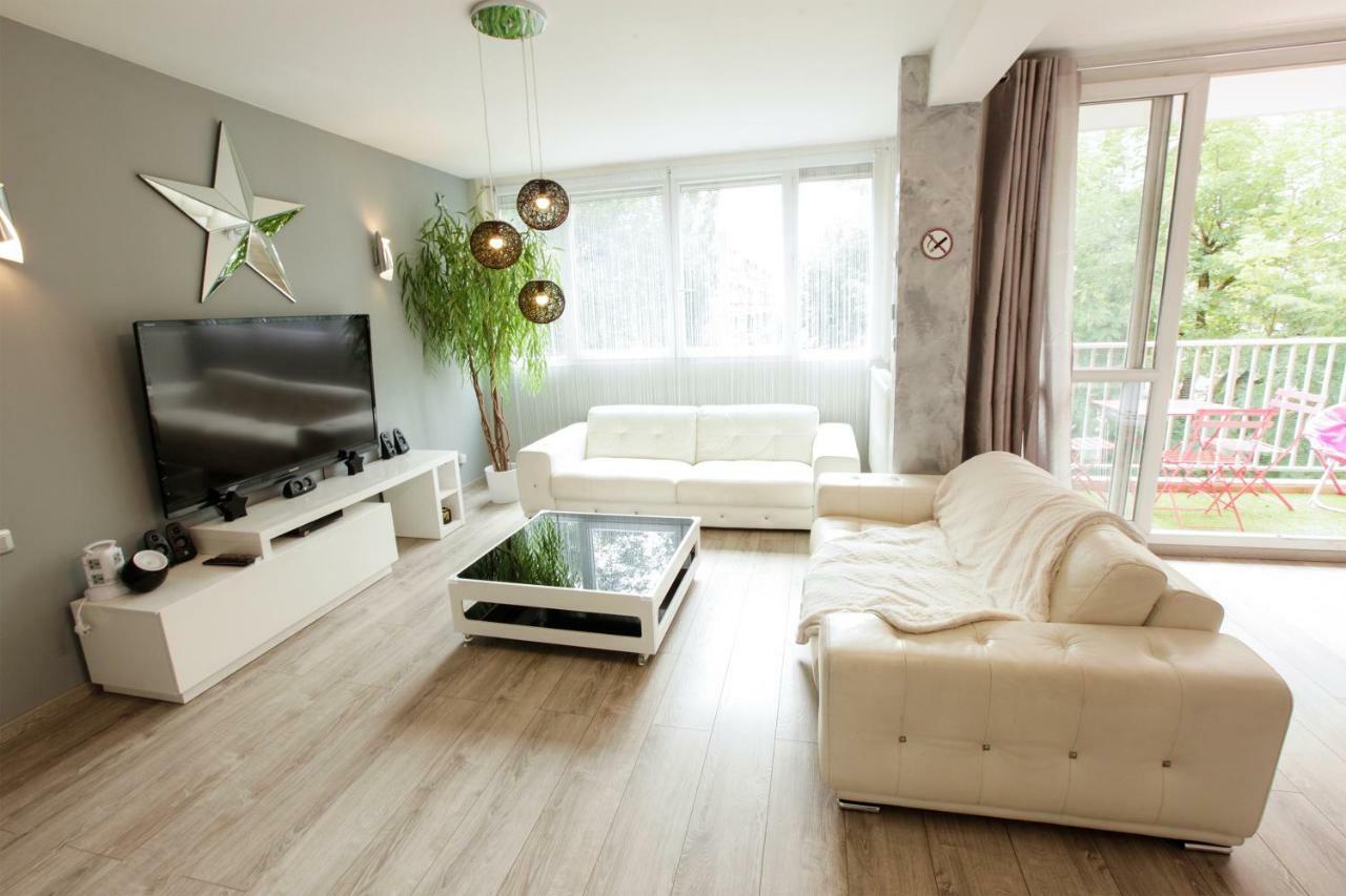 Le Celestay Villeurbanne Exteriör bild