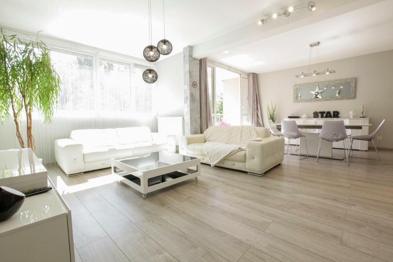 Le Celestay Villeurbanne Exteriör bild
